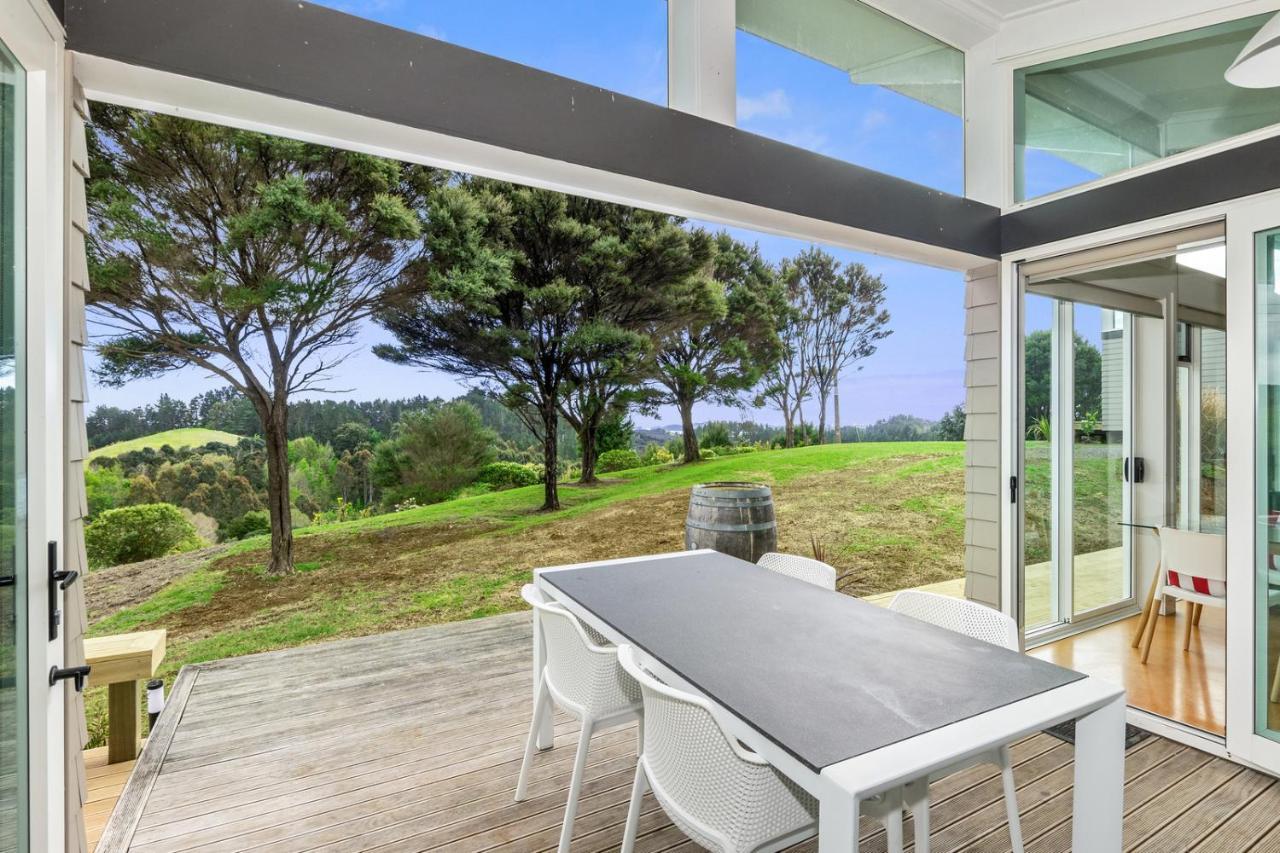 Paroa Bay Chalets - Te Whare Tui Russell Eksteriør bilde