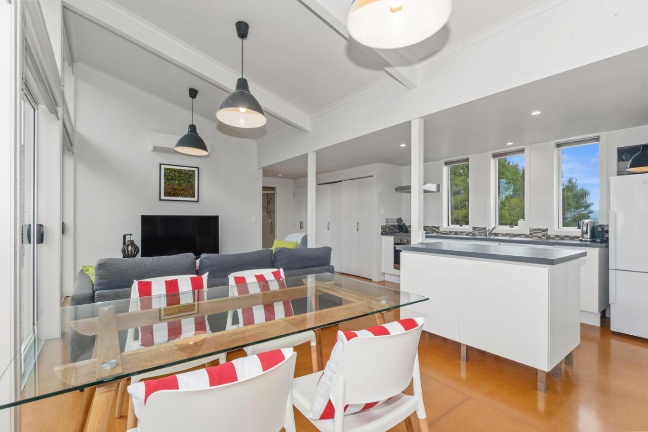 Paroa Bay Chalets - Te Whare Tui Russell Eksteriør bilde