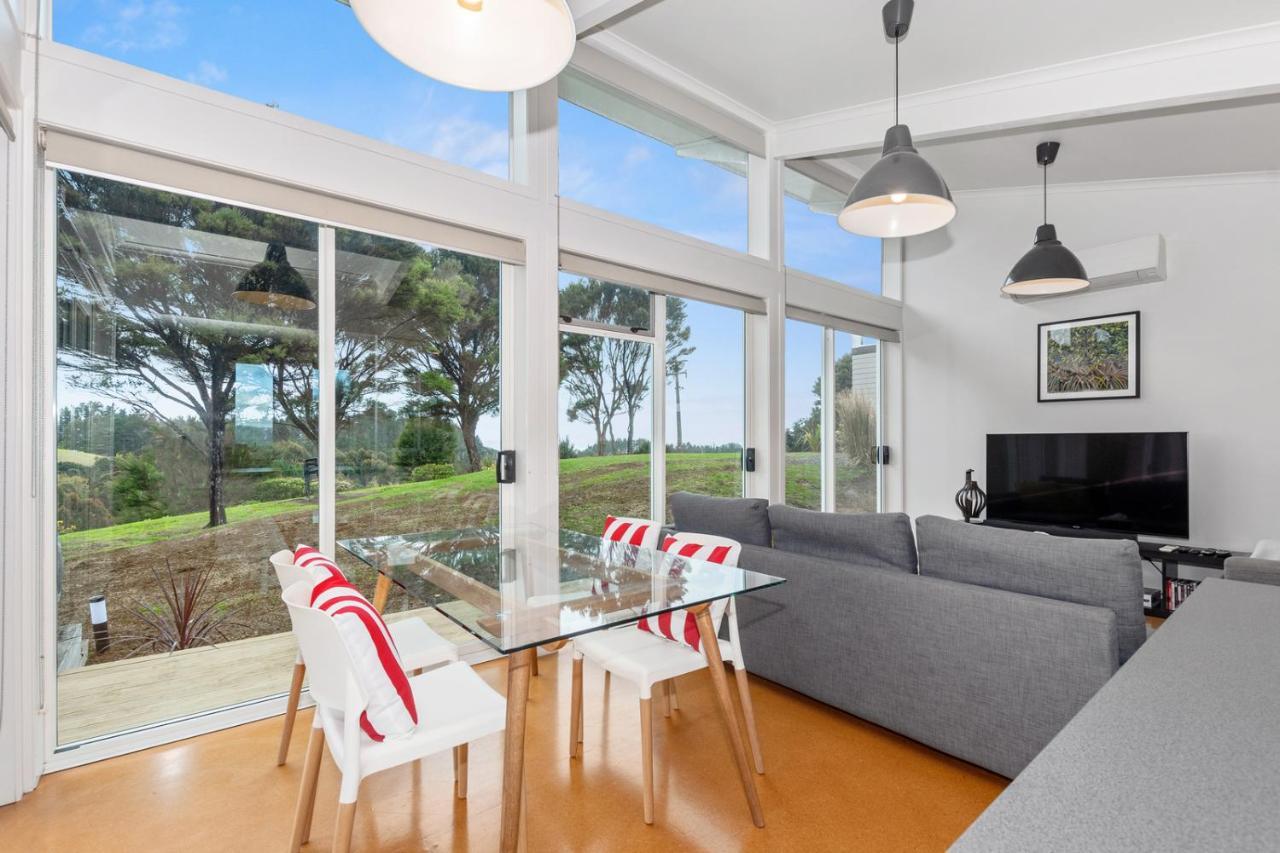 Paroa Bay Chalets - Te Whare Tui Russell Eksteriør bilde