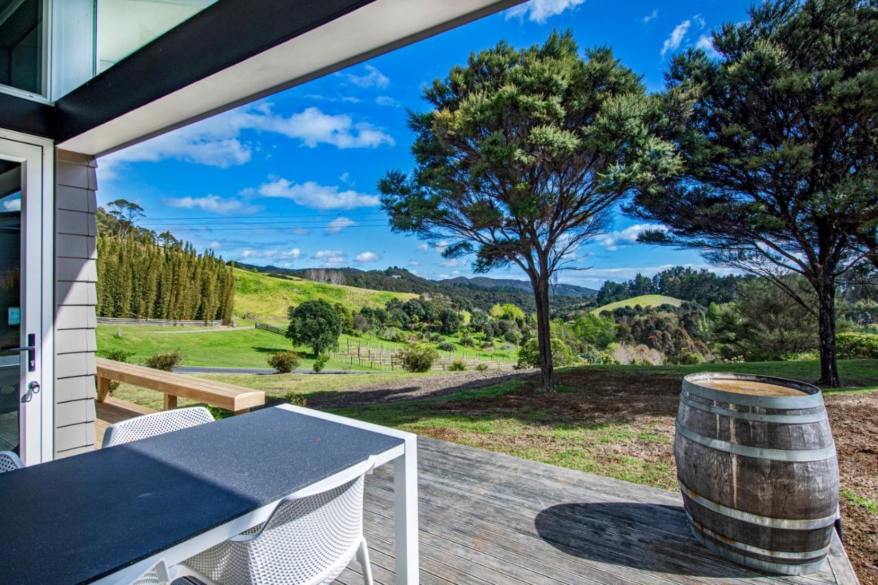 Paroa Bay Chalets - Te Whare Tui Russell Eksteriør bilde
