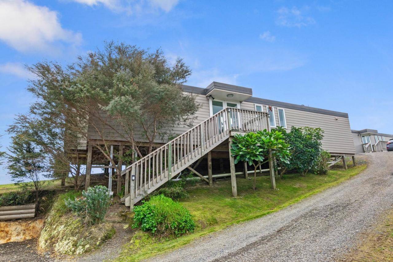 Paroa Bay Chalets - Te Whare Tui Russell Eksteriør bilde