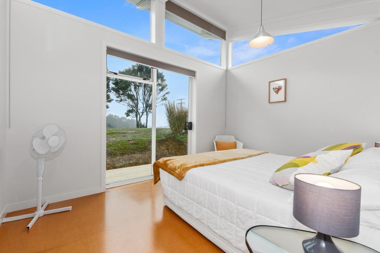Paroa Bay Chalets - Te Whare Tui Russell Eksteriør bilde