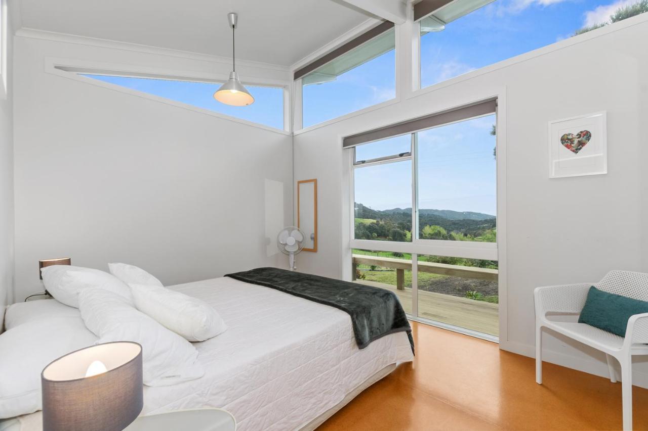 Paroa Bay Chalets - Te Whare Tui Russell Eksteriør bilde