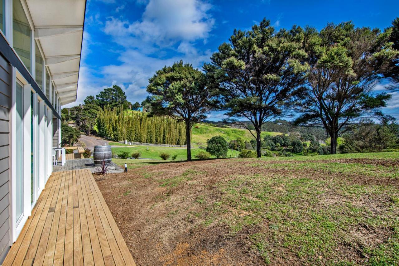 Paroa Bay Chalets - Te Whare Tui Russell Eksteriør bilde
